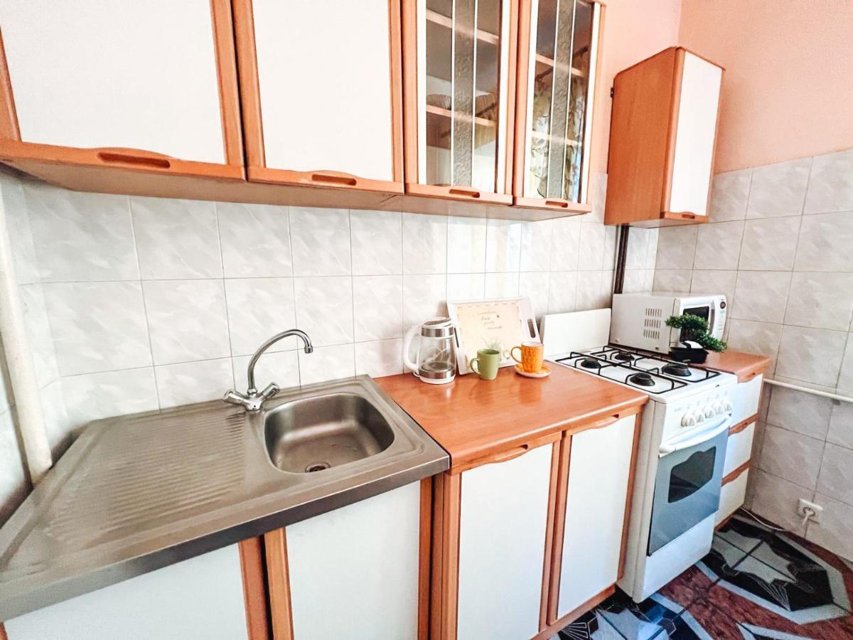 1-Room Apartments Kiev City Center Екстер'єр фото